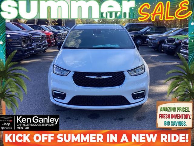 2026 Chrysler Pacifica Select AWD