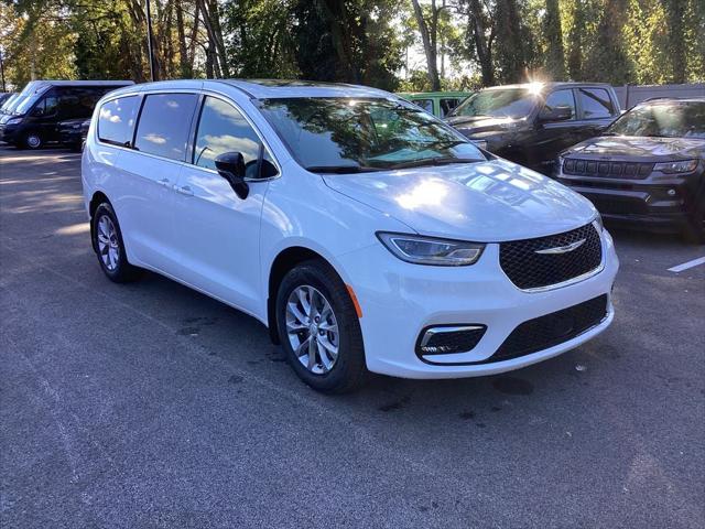 2026 Chrysler Pacifica Select AWD