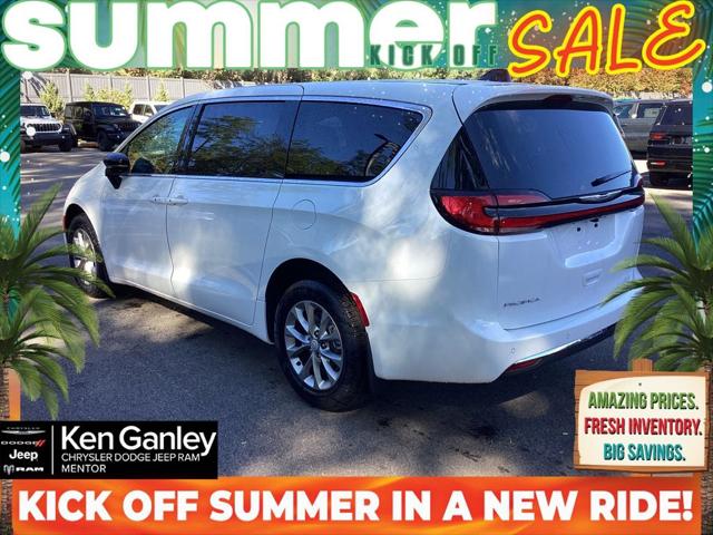 2026 Chrysler Pacifica Select AWD