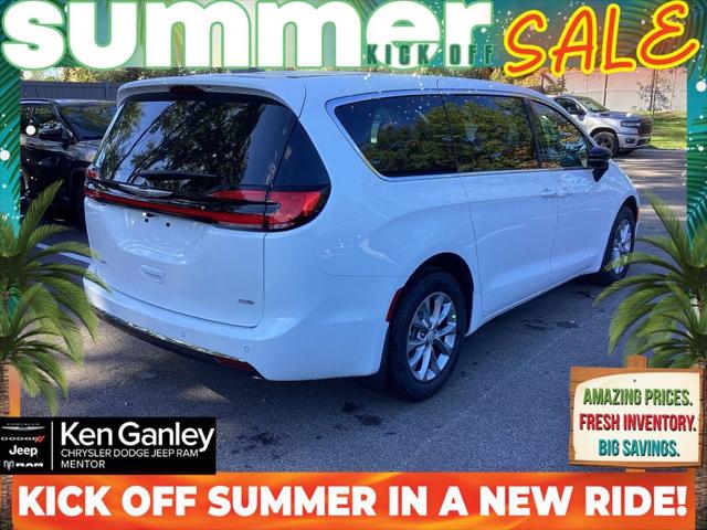 2026 Chrysler Pacifica Select AWD