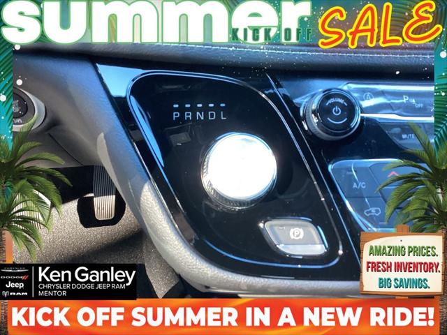 2026 Chrysler Pacifica Select AWD