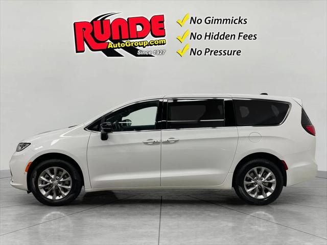 2026 Chrysler Pacifica PACIFICA SELECT AWD