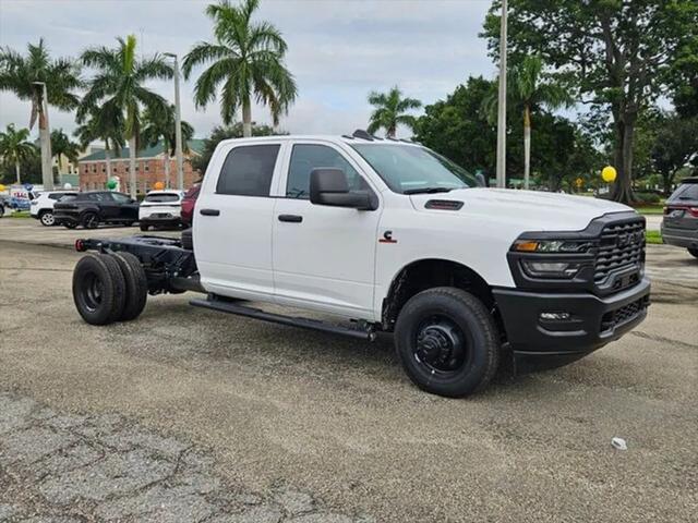 2026 RAM Ram 3500 Chassis Cab RAM 3500 TRADESMAN CREW CAB CHASSIS 4X4 60 CA 2026 RAM Ram 3500 Chassis Cab RAM 3500 TRADESMAN CREW CAB CHASSIS 4X4 60 CA