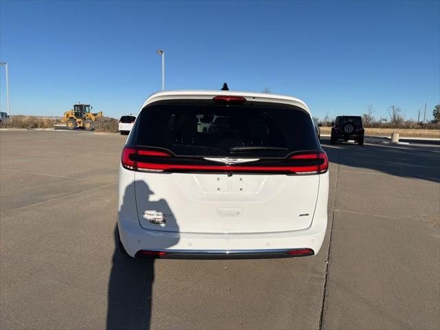 2026 Chrysler Pacifica PACIFICA SELECT AWD