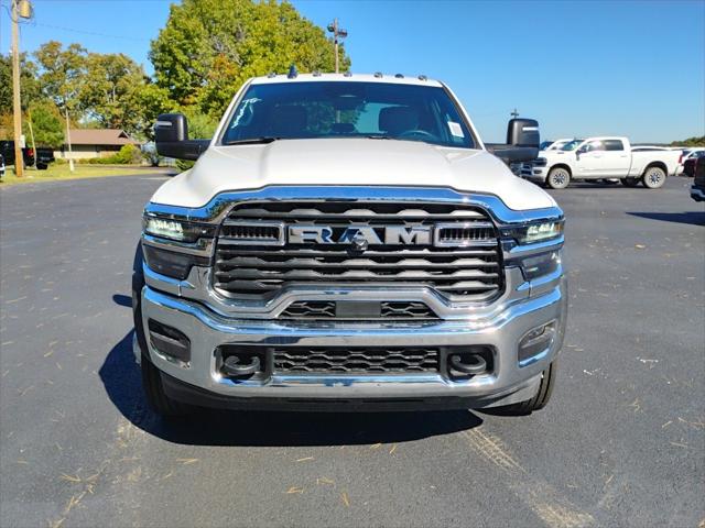 2026 RAM Ram 5500 Chassis Cab RAM 5500 TRADESMAN CHASSIS CREW CAB 4X4 84 CA 2026 RAM Ram 5500 Chassis Cab RAM 5500 TRADESMAN CHASSIS CREW CAB 4X4 84 CA