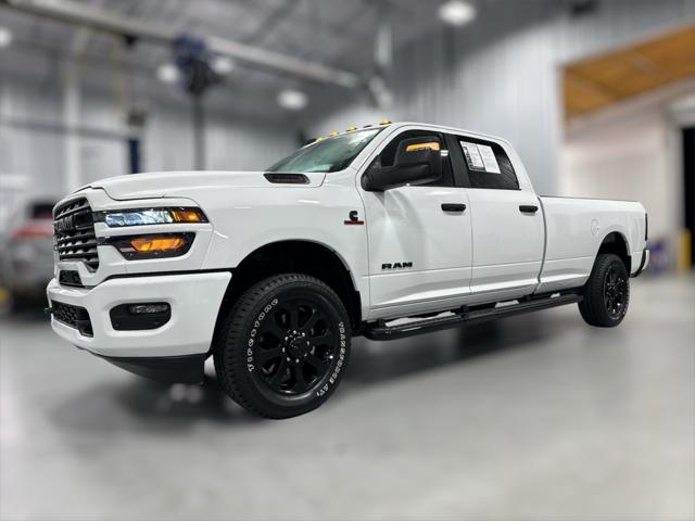 2025 RAM 3500 Big Horn Crew Cab 4x4 8 Box