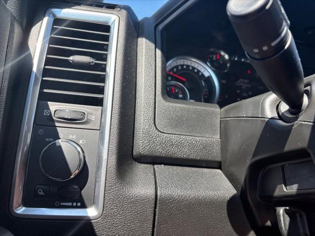 2023 RAM 1500 Classic SLT Crew Cab 4x4 57 Box