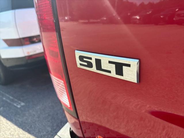2023 RAM 1500 Classic SLT Crew Cab 4x4 57 Box