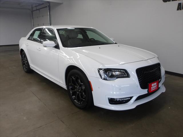 2022 Chrysler 300 Touring L AWD 2022 Chrysler 300 Touring L AWD