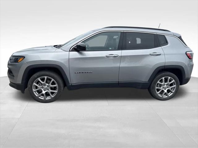 2022 Jeep Compass Latitude Lux 4x4
