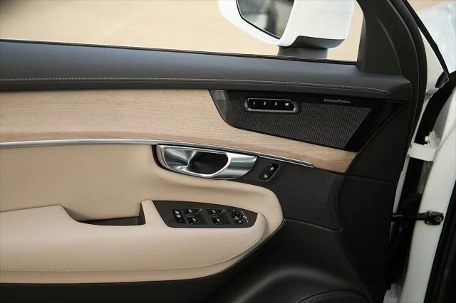 2026 Volvo XC90 Plug-In Hybrid Plus, T8 AWD, Electric/Gasoline, Bright, 7 Seats