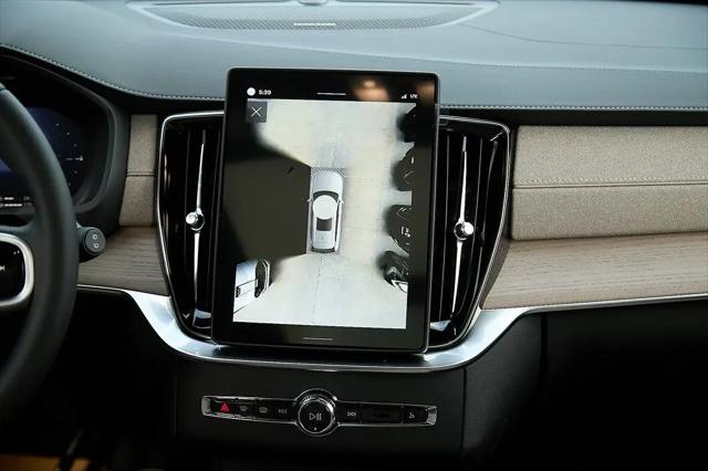 2026 Volvo XC90 Plug-In Hybrid Plus, T8 AWD, Electric/Gasoline, Bright, 7 Seats