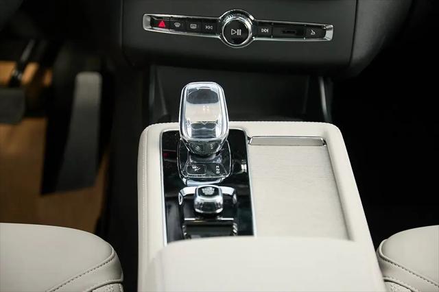 2026 Volvo XC90 Plug-In Hybrid Plus, T8 AWD, Electric/Gasoline, Bright, 7 Seats
