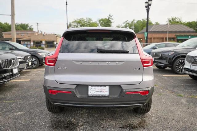 2026 Volvo XC40 Core, B5 AWD Gas (mild hybrid), Dark