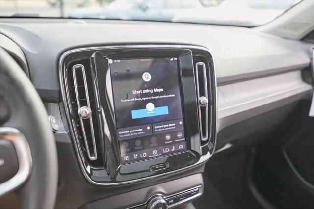 2026 Volvo XC40 Core, B5 AWD Gas (mild hybrid), Dark