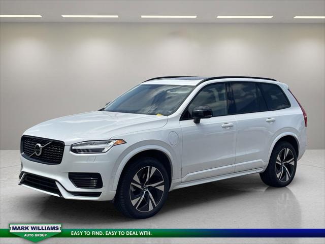 2023 Volvo XC90 Recharge Plug-In Hybrid T8 Plus Dark Theme 7-Seater