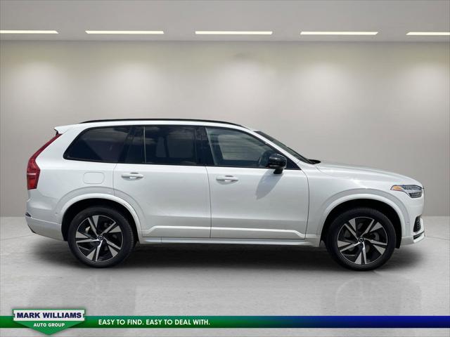 2023 Volvo XC90 Recharge Plug-In Hybrid T8 Plus Dark Theme 7-Seater