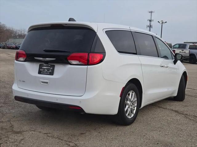 2025 Chrysler Voyager LX