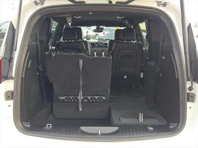 2025 Chrysler Voyager LX