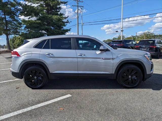 2026 Volkswagen Atlas Cross Sport SE with Technology