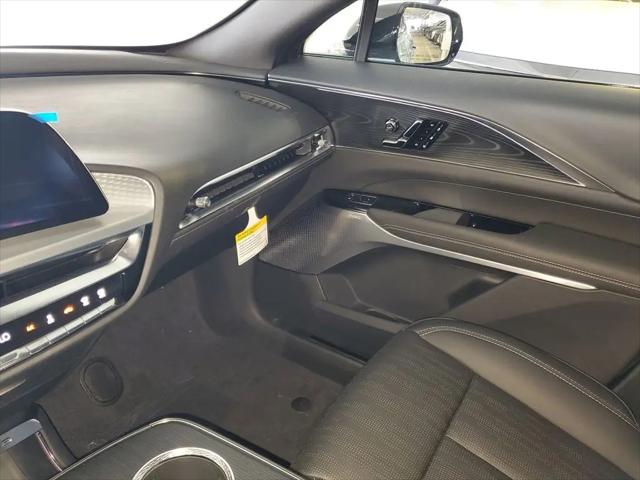 2026 Cadillac iQ V-Series w/1SV