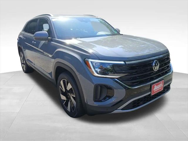 2026 Volkswagen Atlas Cross Sport SE with Technology
