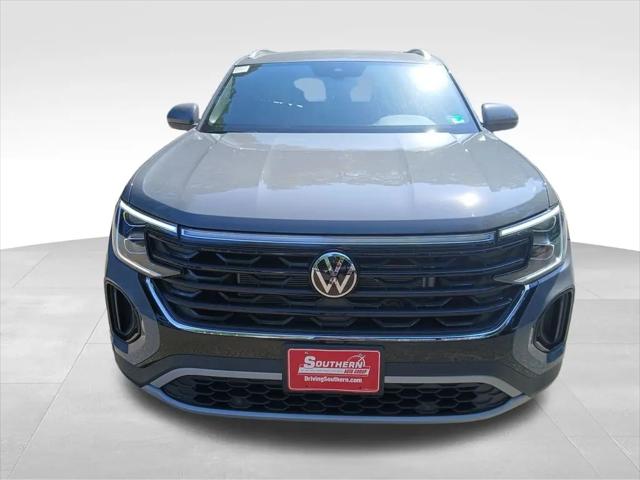 2026 Volkswagen Atlas Cross Sport SE with Technology
