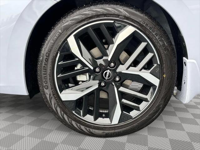 2025 Nissan Versa 1.6 SR