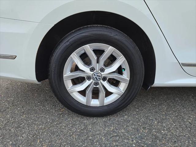 2016 Volkswagen Passat 1.8T S