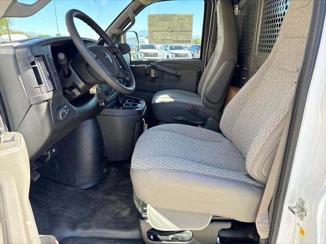2025 GMC Savana Cargo RWD 2500 Regular Wheelbase Work Van