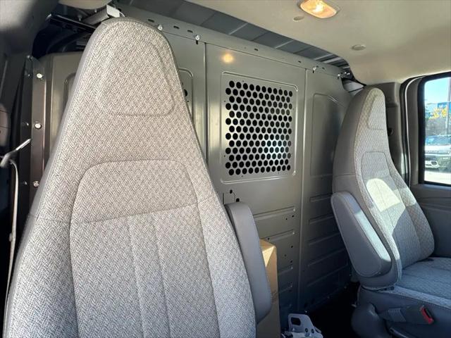 2025 GMC Savana Cargo RWD 2500 Regular Wheelbase Work Van