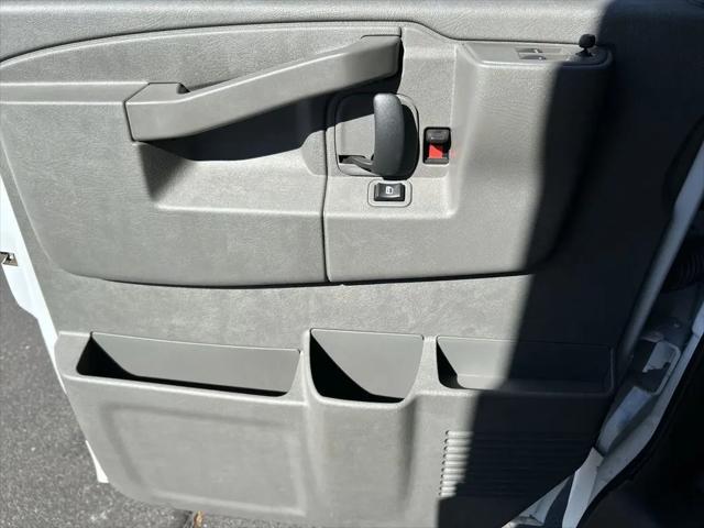 2025 GMC Savana Cutaway Work Van