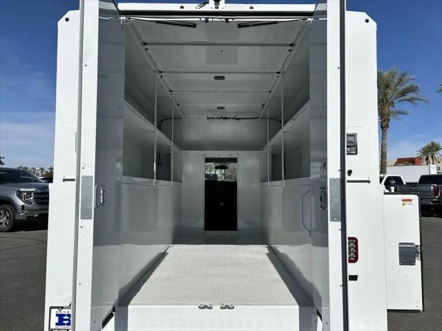 2025 GMC Savana Cutaway Work Van