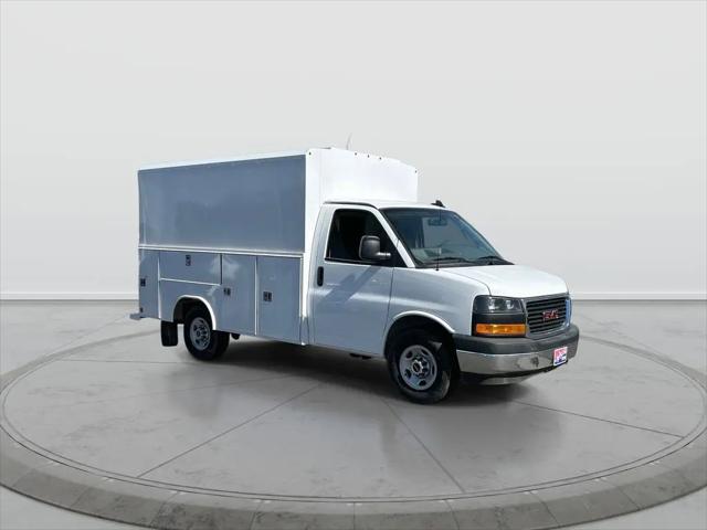2025 GMC Savana Cutaway Work Van