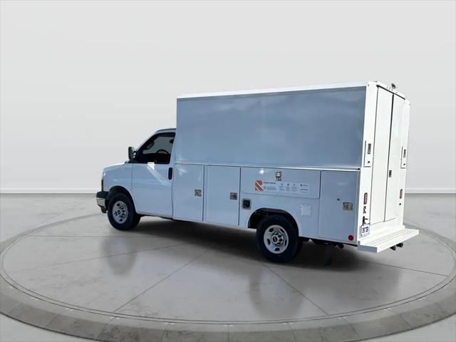 2025 GMC Savana Cutaway Work Van