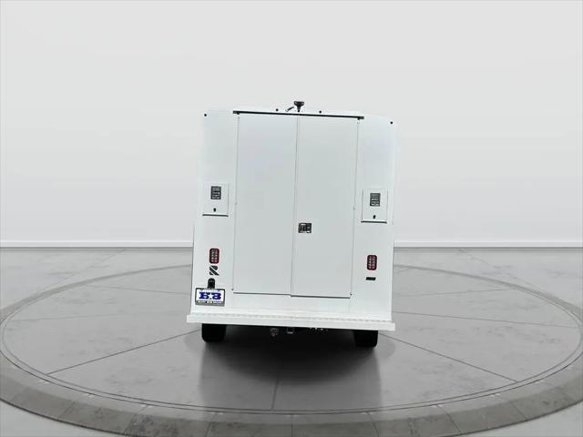 2025 GMC Savana Cutaway Work Van