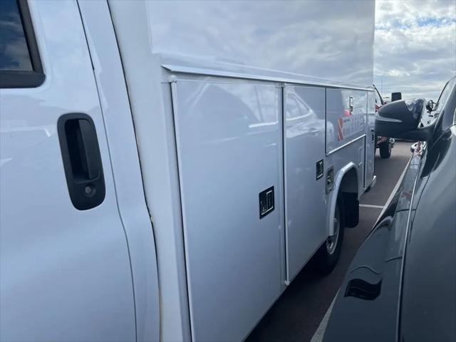 2025 GMC Savana Cutaway Work Van