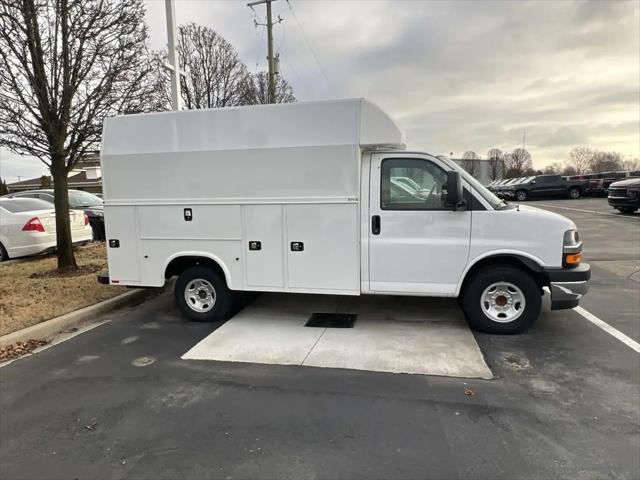 2025 Chevrolet Express Cutaway Work Van