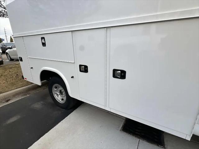 2025 Chevrolet Express Cutaway Work Van