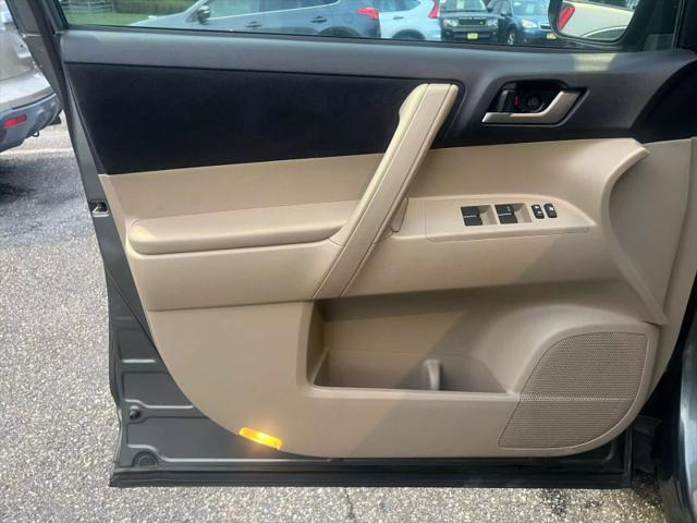 2013 Toyota Highlander Base Plus V6