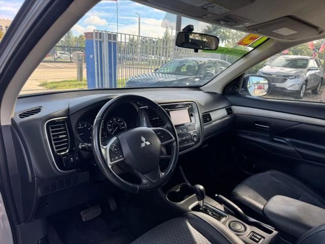 2015 Mitsubishi Outlander SE