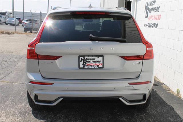 2024 Volvo XC60 B5 Core Dark Theme