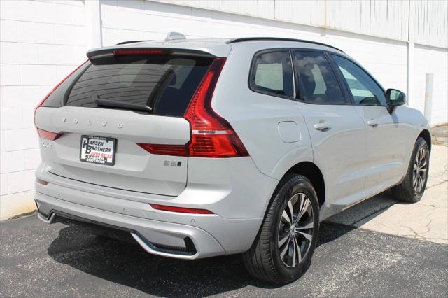 2024 Volvo XC60 B5 Core Dark Theme