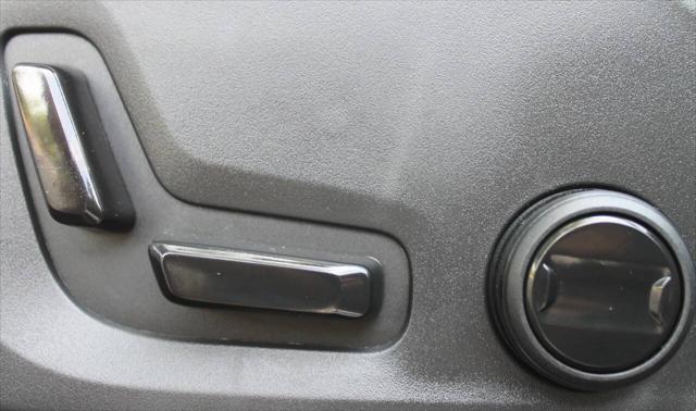 2024 Volvo XC60 B5 Core Dark Theme