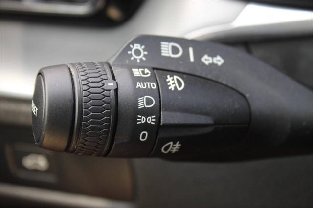 2024 Volvo XC60 B5 Core Dark Theme