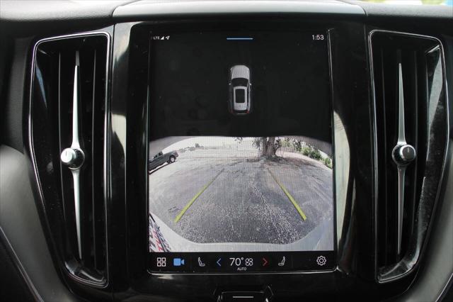 2024 Volvo XC60 B5 Core Dark Theme