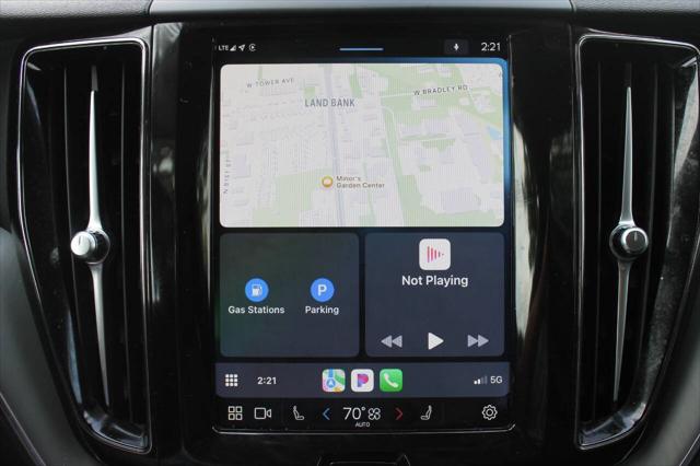 2024 Volvo XC60 B5 Core Dark Theme