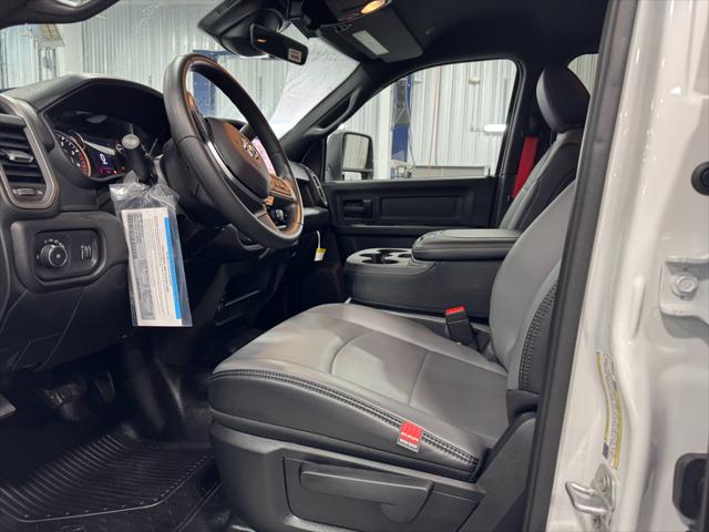 2025 RAM 3500 Chassis Tradesman/Big Horn