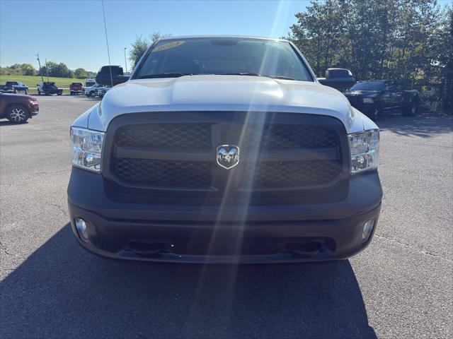 2024 RAM 1500 Classic Tradesman Crew Cab 4x4 57 Box 2024 RAM 1500 Classic Tradesman Crew Cab 4x4 57 Box