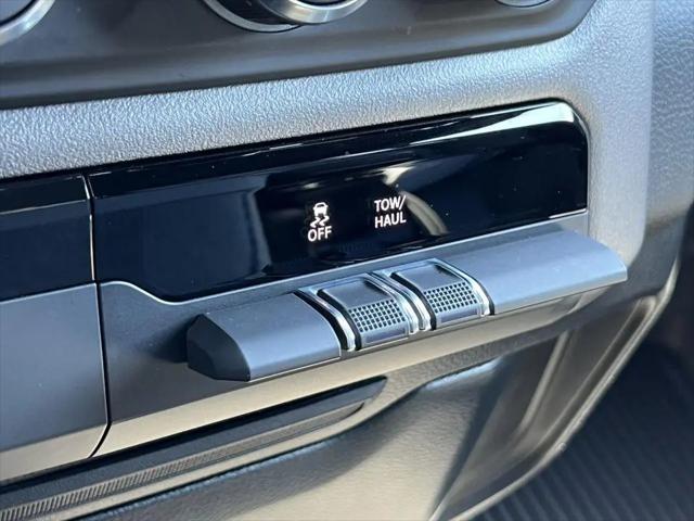 2023 Ram 1500 Big Horn Crew Cab 4x4 5'7" Box